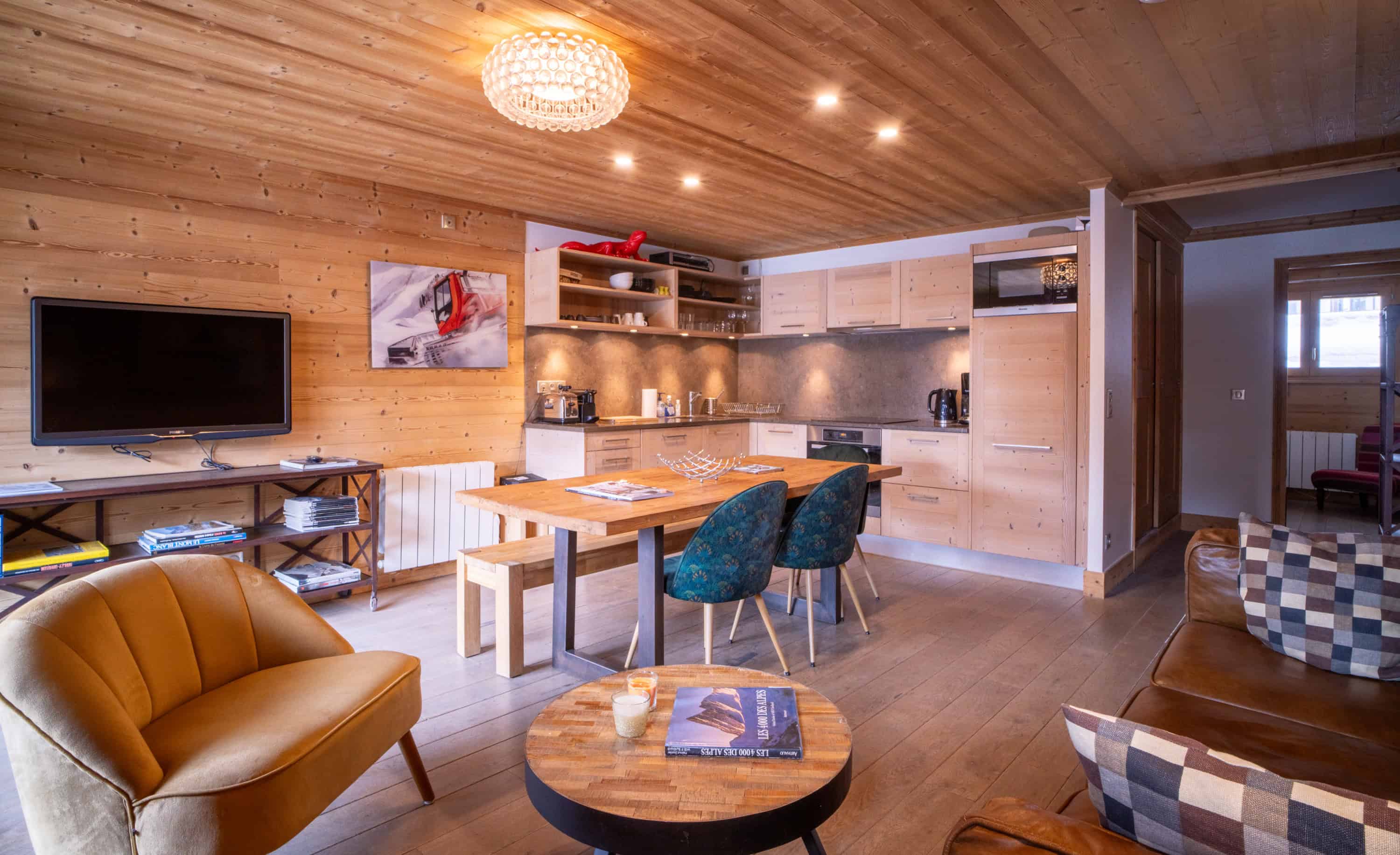 Appartement Le Télémark, vue intérieure sur la cuisine et le salon