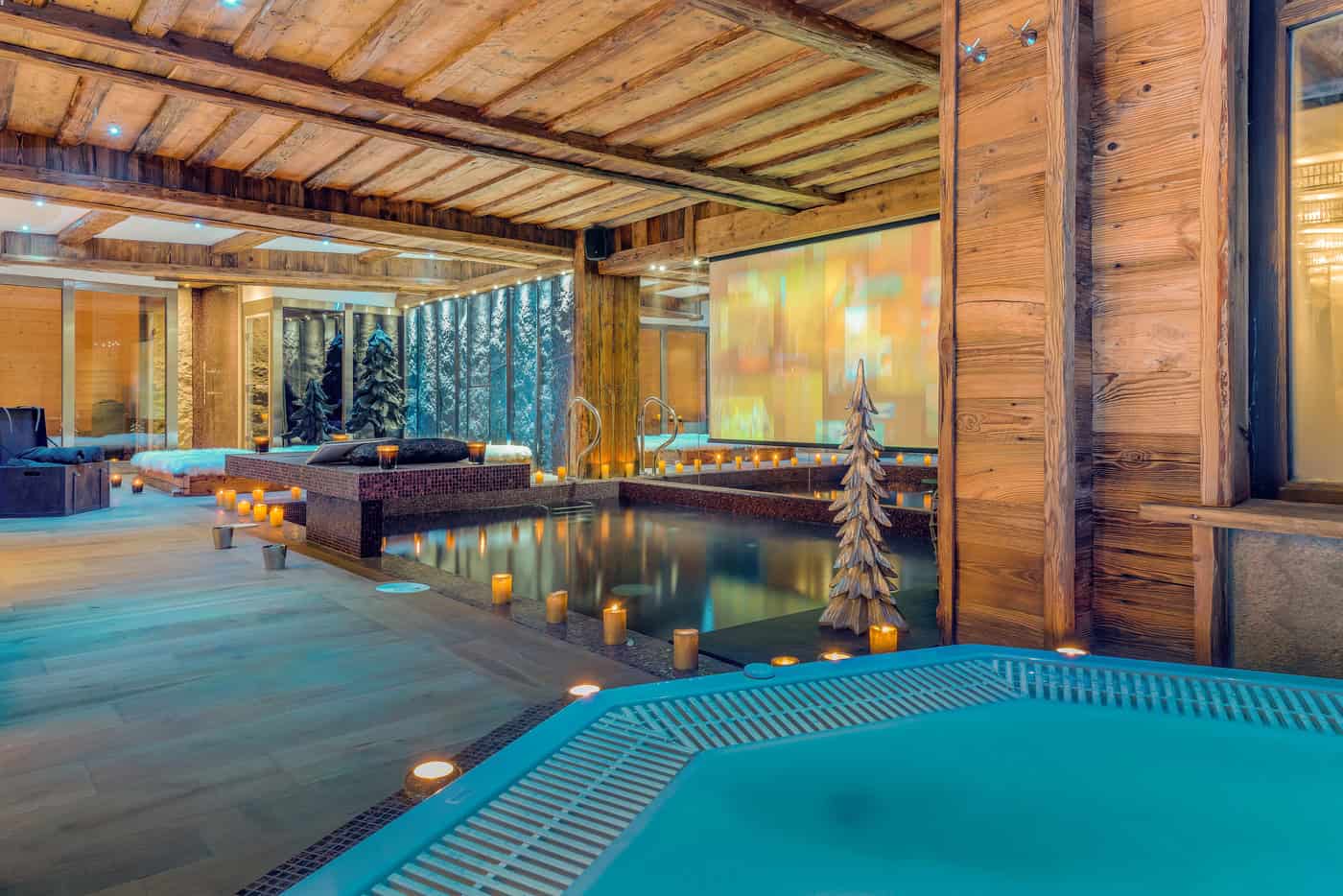 Chalet Lhotse ‑ Vue sur la piscine depuis le jacuzzi