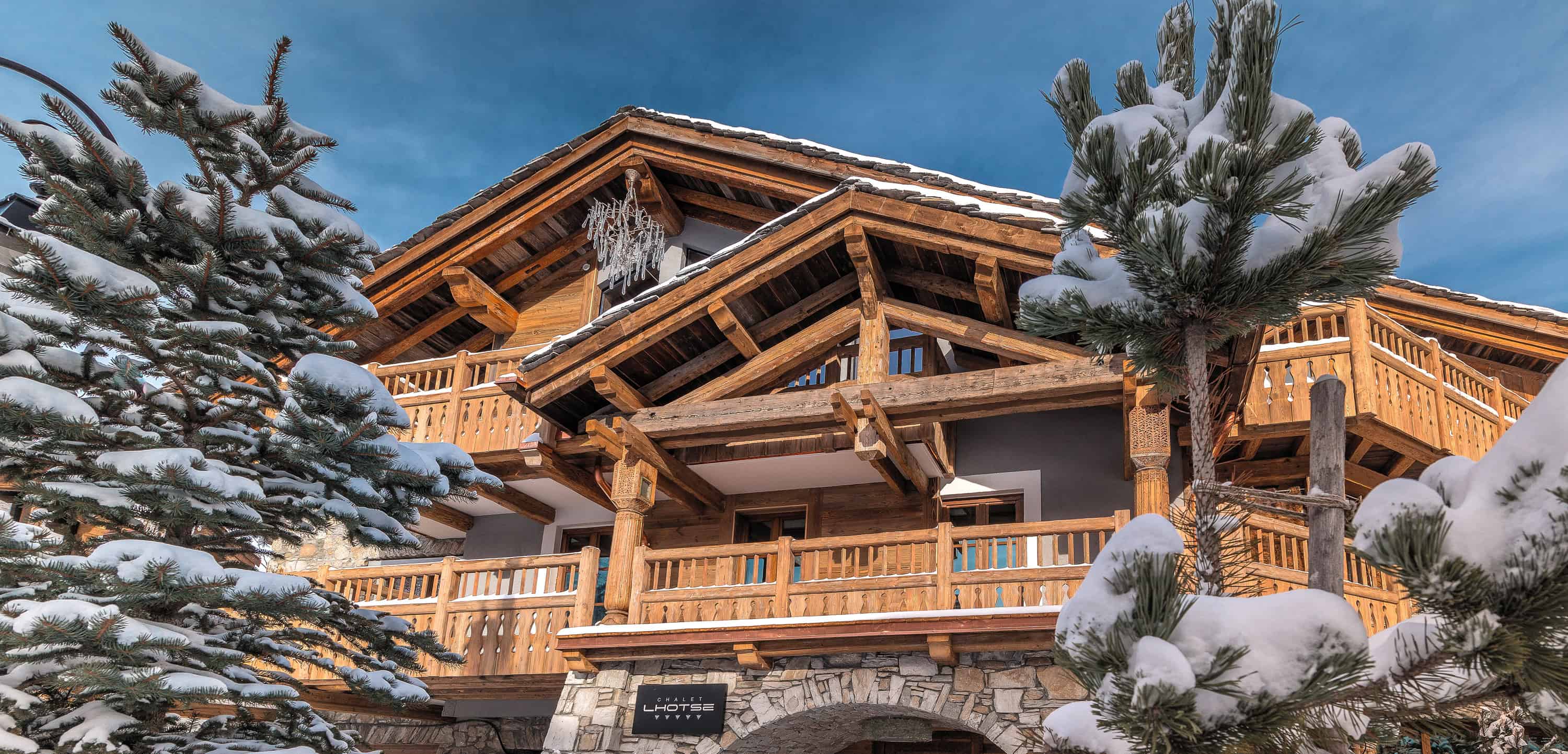 Chalet Lhotse, vue extérieure sous la neige