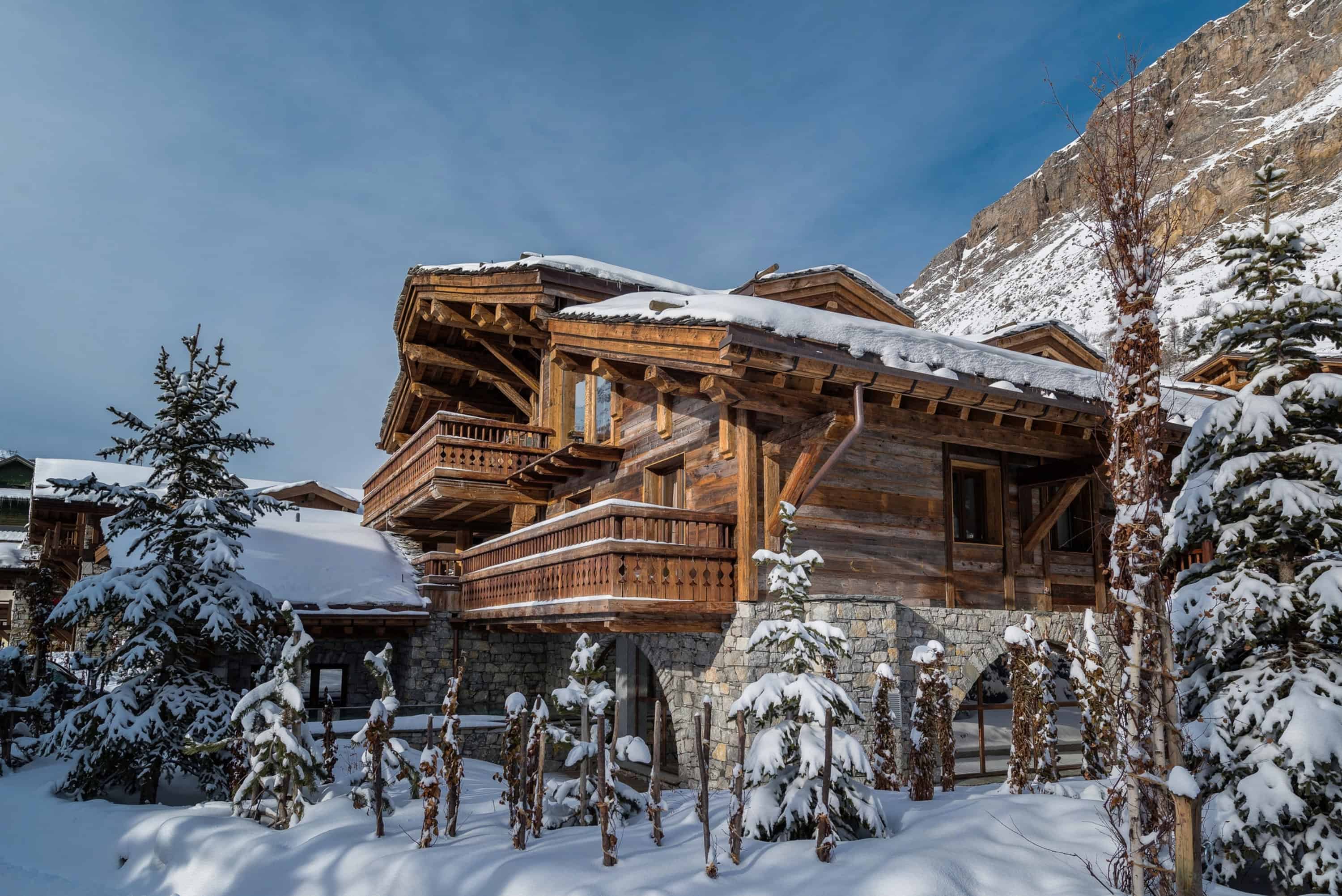 Chalet Marco Polo, vue extérieure sous la neige